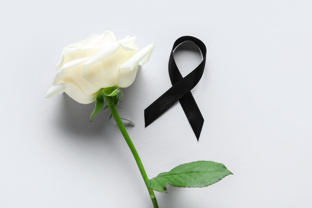 Jak zaplanować świecką ceremonię pożegnalną?